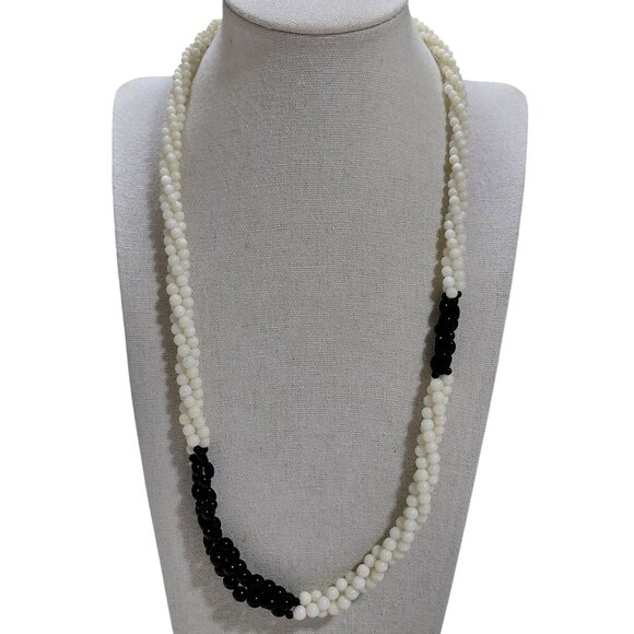 other Jewelry - Vtg Black & White Twisted Torsade Glass Beaded Necklace Floral Box Clasp 22"